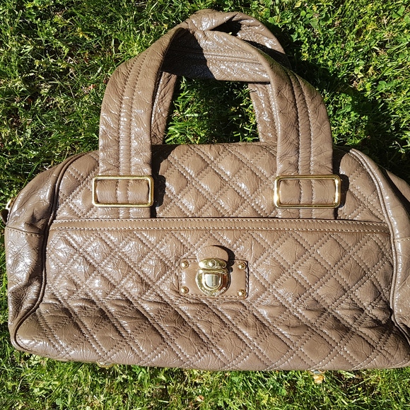 💄TAKE IT SALE💋 Marc Jacobs Quilted Bowler Taupe - Picture 2 of 6